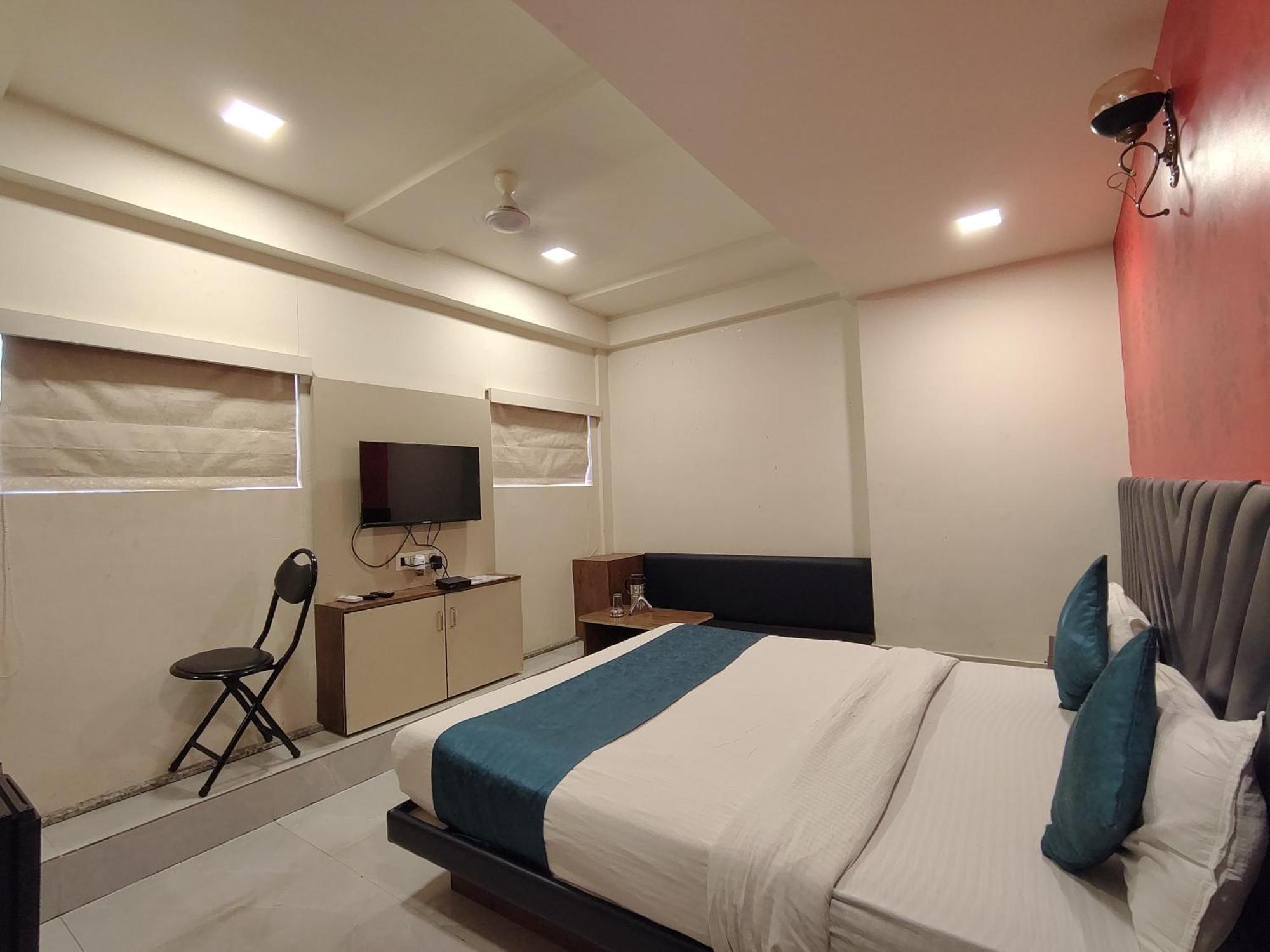 Hotel Avadh Palace, Subhash Bridge, Rto Circle, Ahmedabad Exterior foto